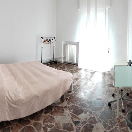 Hotel White House Bari Esterno foto